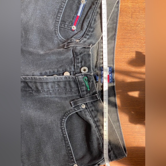 Tommy Hilfiger vintage black denim, 32/30 EU sizing measurements  in 2nd photo! - Picture 2 of 16